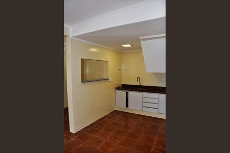 Casa à venda com 133m², 3 quartos e 3 vagas Casa à venda com 133m², 3 quartos e 3 vagasCozinha