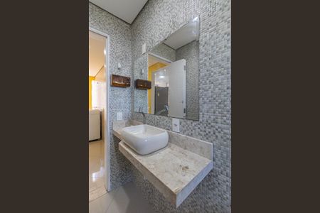 Apartamento à venda com 42m², 2 quartos e 1 vaga Apartamento à venda com 42m², 2 quartos e 1 vagaBanheiro