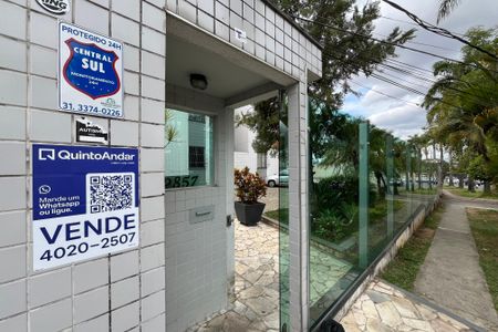 Apartamento à venda com 56m², 2 quartos e 1 vaga Apartamento à venda com 56m², 2 quartos e 1 vagaPlaquinha Instalada