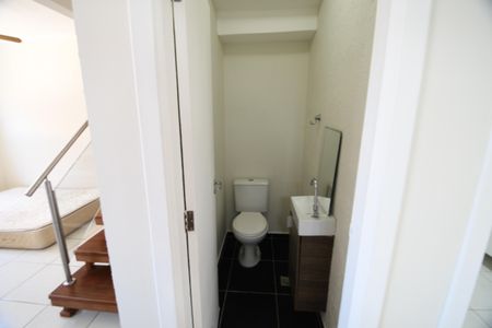 Casa de condomínio à venda com 78m², 3 quartos e 2 vagasLavabo