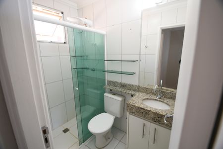 Casa de condomínio à venda com 78m², 3 quartos e 2 vagasBanheiro 2