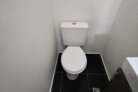 Casa de condomínio à venda com 78m², 3 quartos e 2 vagasLavabo