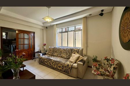 Sala de tv  de casa à venda com 6 quartos, 315m² em Jardim America, Belo Horizonte