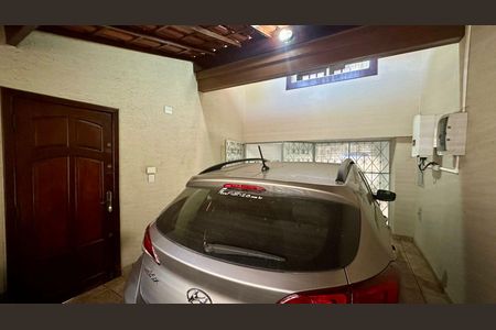 Casa à venda com 315m², 6 quartos e 2 vagas Casa à venda com 315m², 6 quartos e 2 vagasVagas de garagem