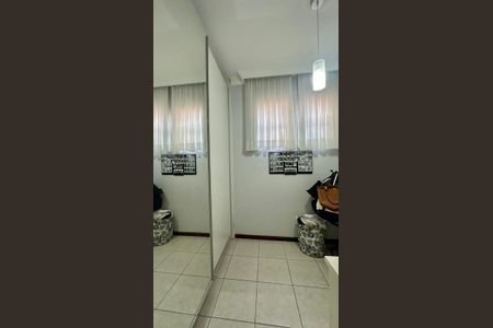 Casa à venda com 315m², 6 quartos e 2 vagas Casa à venda com 315m², 6 quartos e 2 vagasQuarto