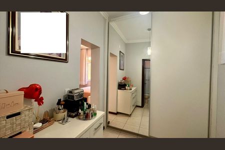 Casa à venda com 315m², 6 quartos e 2 vagas Casa à venda com 315m², 6 quartos e 2 vagasQuarto