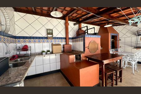 Casa à venda com 315m², 6 quartos e 2 vagas Casa à venda com 315m², 6 quartos e 2 vagasEspaço Gourmet