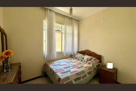 Casa à venda com 315m², 6 quartos e 2 vagas Casa à venda com 315m², 6 quartos e 2 vagasQuarto