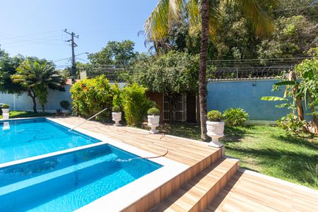 Casa para alugar com 435m², 4 quartos e 5 vagas Casa para alugar com 435m², 4 quartos e 5 vagasÁrea externa