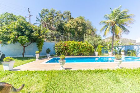 Casa para alugar com 435m², 4 quartos e 5 vagas Casa para alugar com 435m², 4 quartos e 5 vagasÁrea externa