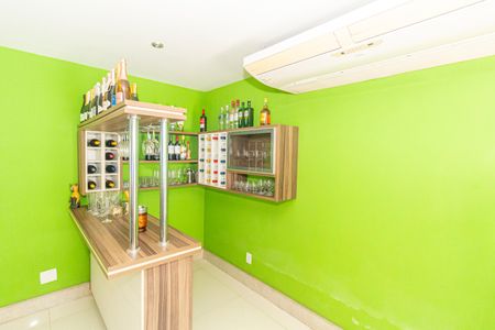 Casa para alugar com 435m², 4 quartos e 5 vagas Casa para alugar com 435m², 4 quartos e 5 vagasSala