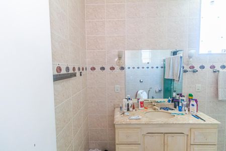 Casa para alugar com 435m², 4 quartos e 5 vagas Casa para alugar com 435m², 4 quartos e 5 vagasBanheiro da Suíte 2