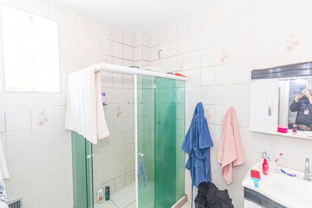 Casa para alugar com 435m², 4 quartos e 5 vagas Casa para alugar com 435m², 4 quartos e 5 vagasBanheiro da Suíte 1