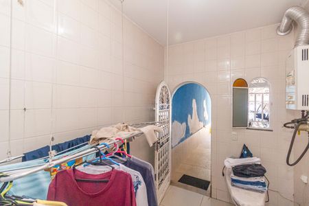 Casa para alugar com 435m², 4 quartos e 5 vagas Casa para alugar com 435m², 4 quartos e 5 vagasCozinha e Área de Serviço