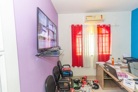 Casa para alugar com 435m², 4 quartos e 5 vagas Casa para alugar com 435m², 4 quartos e 5 vagasEscritório