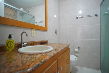 Apartamento para alugar com 68m², 2 quartos e sem vagaBanheiro Corredor