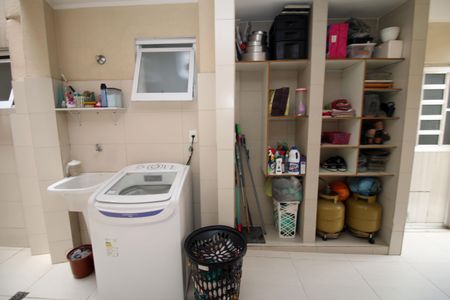 Casa à venda com 99m², 2 quartos e 1 vagaÁrea de Serviço