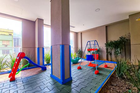 Apartamento à venda com 53m², 2 quartos e 1 vaga Apartamento à venda com 53m², 2 quartos e 1 vagaÁrea comum - Playground