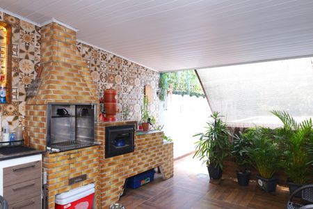 Casa à venda com 97m², 3 quartos e 2 vagasÁrea de Lazer - Churrasqueira e piscina