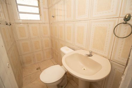 Banheiro Social de casa para alugar com 1 quarto, 50m² em Jardim Peri, São Paulo