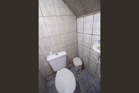 Casa à venda com 148m², 5 quartos e 1 vaga Casa à venda com 148m², 5 quartos e 1 vagaBanheiro de serviço