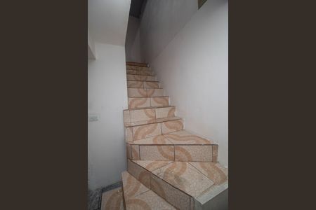 Casa à venda com 148m², 5 quartos e 1 vaga Casa à venda com 148m², 5 quartos e 1 vagaCasa 4 - Escada