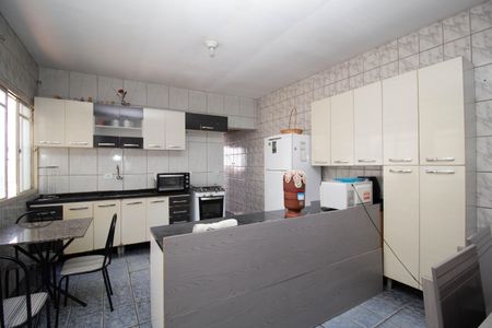 Casa à venda com 148m², 5 quartos e 1 vaga Casa à venda com 148m², 5 quartos e 1 vagaCasa 4 - Cozinha