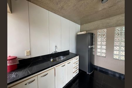 Casa à venda com 348m², 4 quartos e 5 vagasCozinha