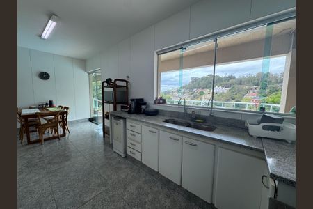 Casa à venda com 348m², 4 quartos e 5 vagasCozinha