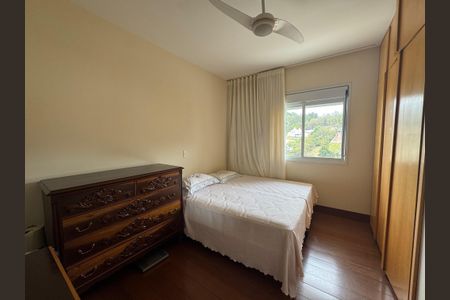 Casa à venda com 348m², 4 quartos e 5 vagasQuarto