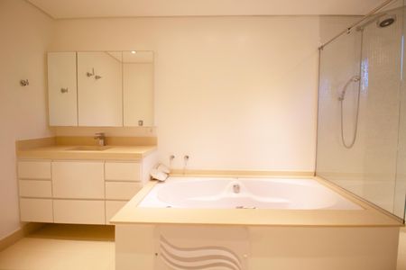 Apartamento à venda com 301m², 4 quartos e 4 vagas