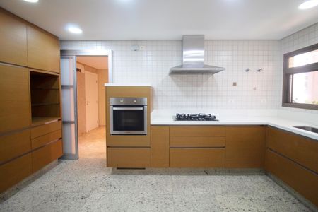 Apartamento à venda com 301m², 4 quartos e 4 vagas