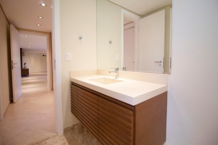 Apartamento à venda com 301m², 4 quartos e 4 vagas