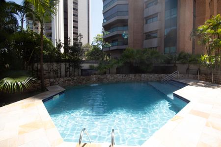 Apartamento à venda com 301m², 4 quartos e 4 vagas