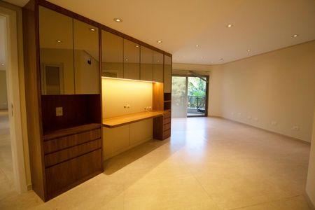 Apartamento à venda com 301m², 4 quartos e 4 vagas