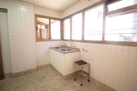 Apartamento à venda com 301m², 4 quartos e 4 vagas