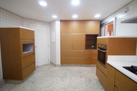 Apartamento à venda com 301m², 4 quartos e 4 vagas