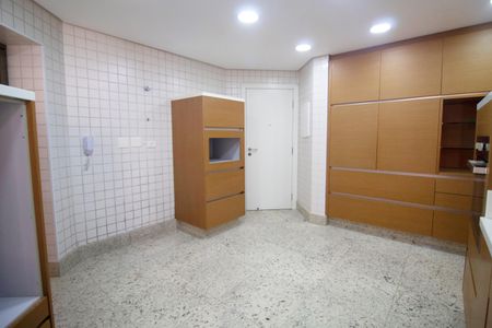 Apartamento à venda com 301m², 4 quartos e 4 vagas