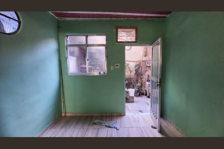 Sala Quarto de kitnet/studio para alugar com 1 quarto, 38m² em Irajá, Rio de Janeiro
