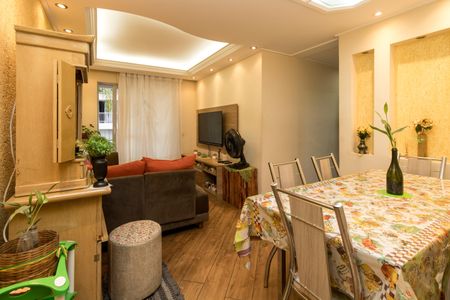 Sala de apartamento para alugar com 3 quartos, 64m² em Vila Ivone, São Paulo