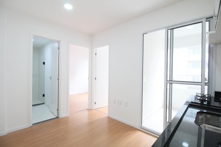 Sala/Cozinha de apartamento para alugar com 2 quartos, 28m² em Jardim Monte Kemel, São Paulo