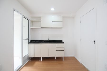 Sala/Cozinha de apartamento para alugar com 2 quartos, 28m² em Jardim Monte Kemel, São Paulo