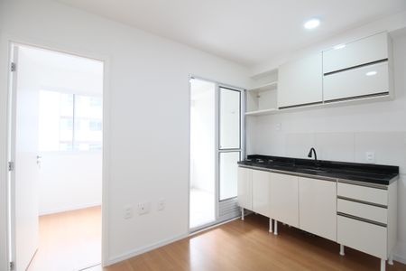 Sala/Cozinha de apartamento para alugar com 2 quartos, 28m² em Jardim Monte Kemel, São Paulo