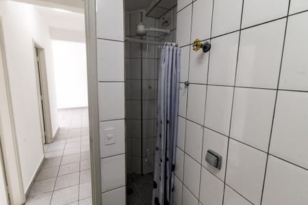 Banheiro de apartamento para alugar com 2 quartos, 73m² em Parque Santos Dumont, Taboão da Serra