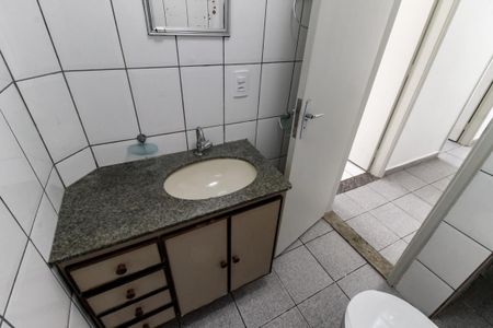 Banheiro de apartamento para alugar com 2 quartos, 73m² em Parque Santos Dumont, Taboão da Serra