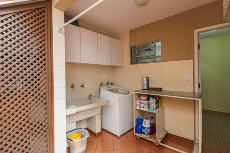 Casa à venda com 151m², 5 quartos e 3 vagas Casa à venda com 151m², 5 quartos e 3 vagasÁrea de Serviço