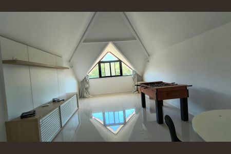 Casa de condomínio à venda com 450m², 4 quartos e 3 vagas Casa de condomínio à venda com 450m², 4 quartos e 3 vagasSuíte 4