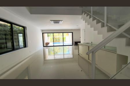 Sala de casa de condomínio à venda com 4 quartos, 450m² em Barra da Tijuca, Rio de Janeiro