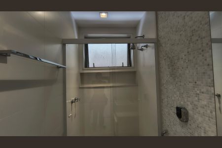 Casa de condomínio à venda com 450m², 4 quartos e 3 vagas Casa de condomínio à venda com 450m², 4 quartos e 3 vagasBanheiro 2 da Suíte 1