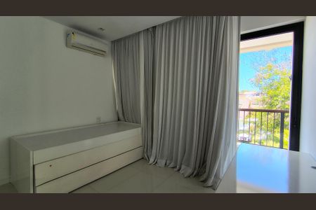 Casa de condomínio à venda com 450m², 4 quartos e 3 vagas Casa de condomínio à venda com 450m², 4 quartos e 3 vagasSuíte 2